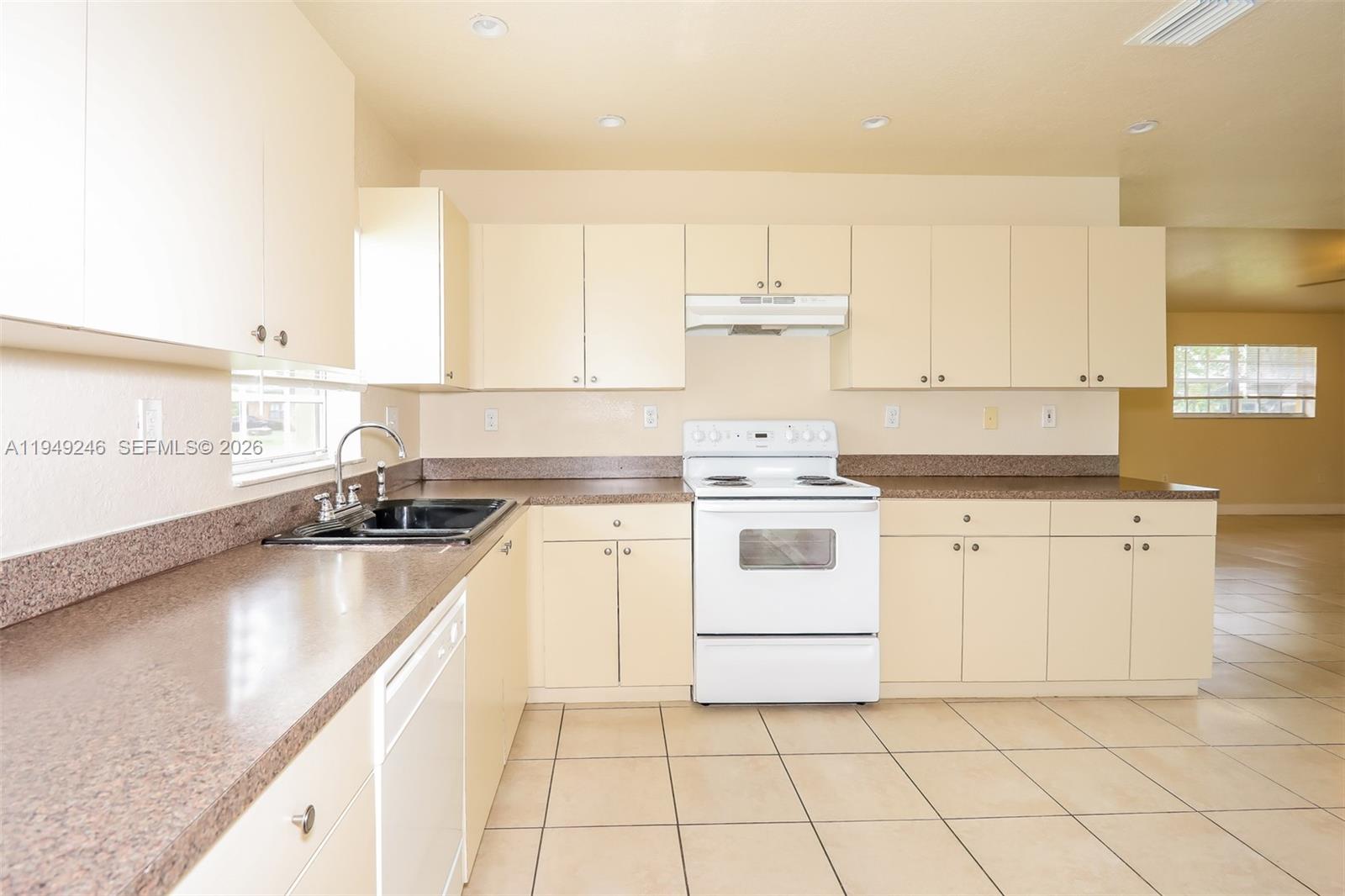 FLAIR SUBDIVISION NO 1 - Residential Lease