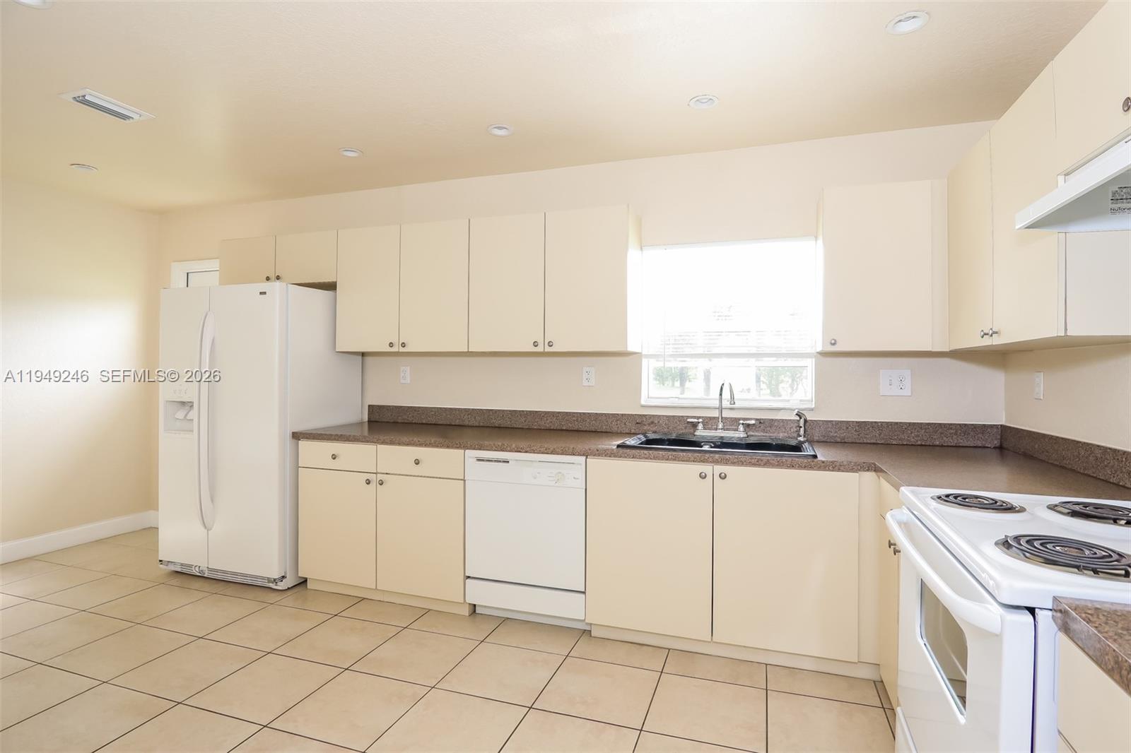 FLAIR SUBDIVISION NO 1 - Residential Lease