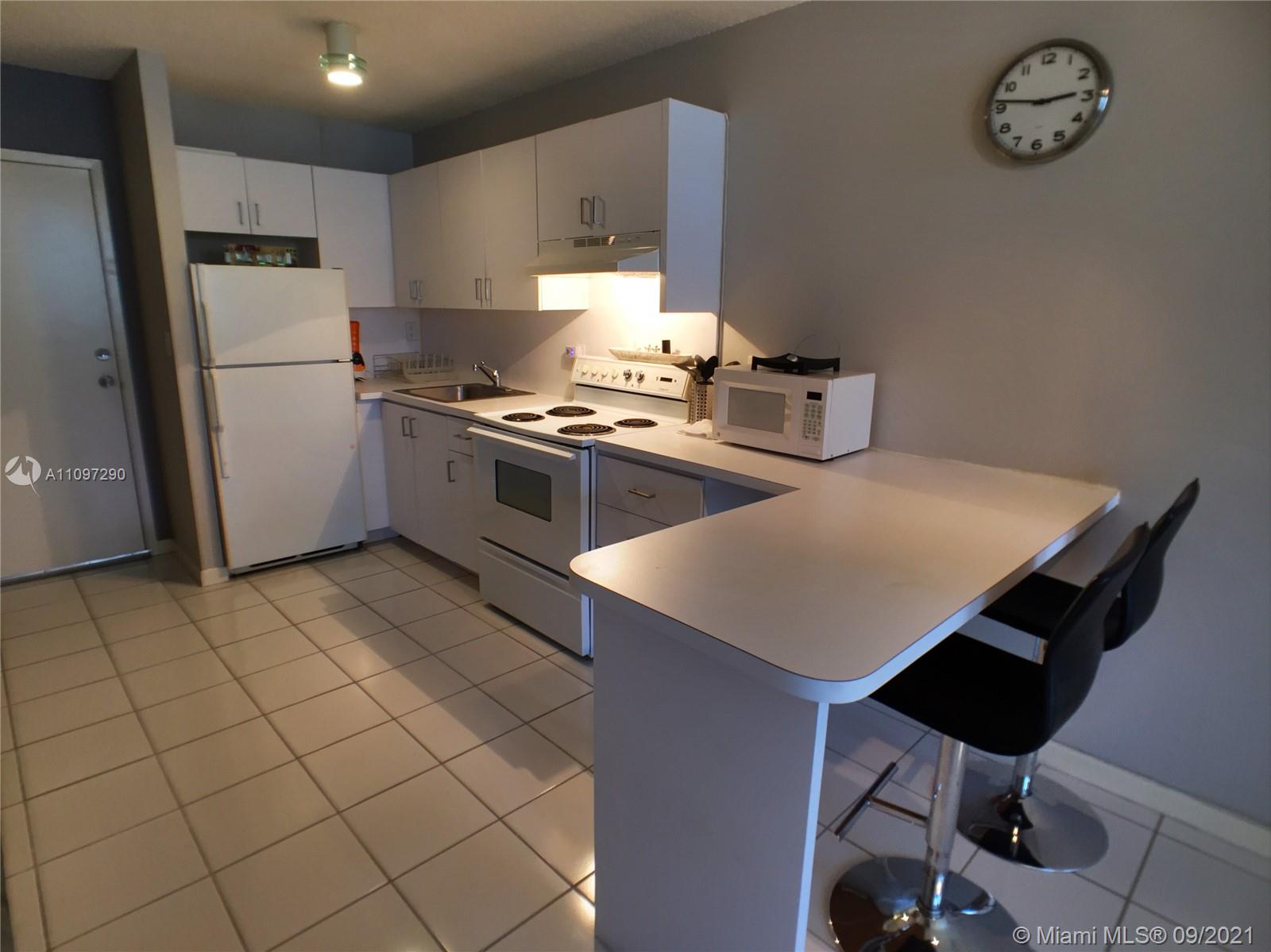 HAMPTON ON WASHINGTON AV - Residential Lease