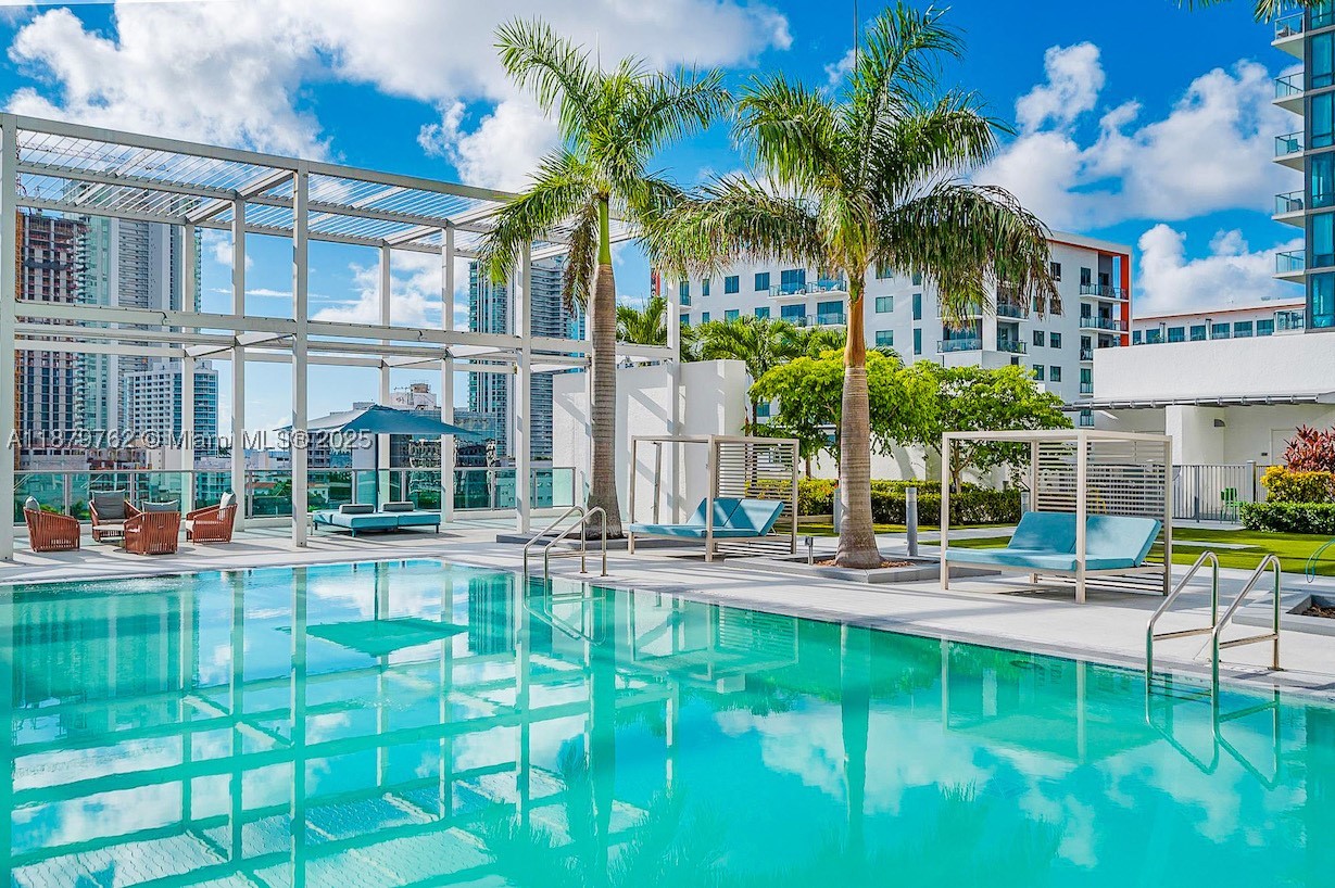 FOUR MIDTOWN MIAMI CONDO - Residential