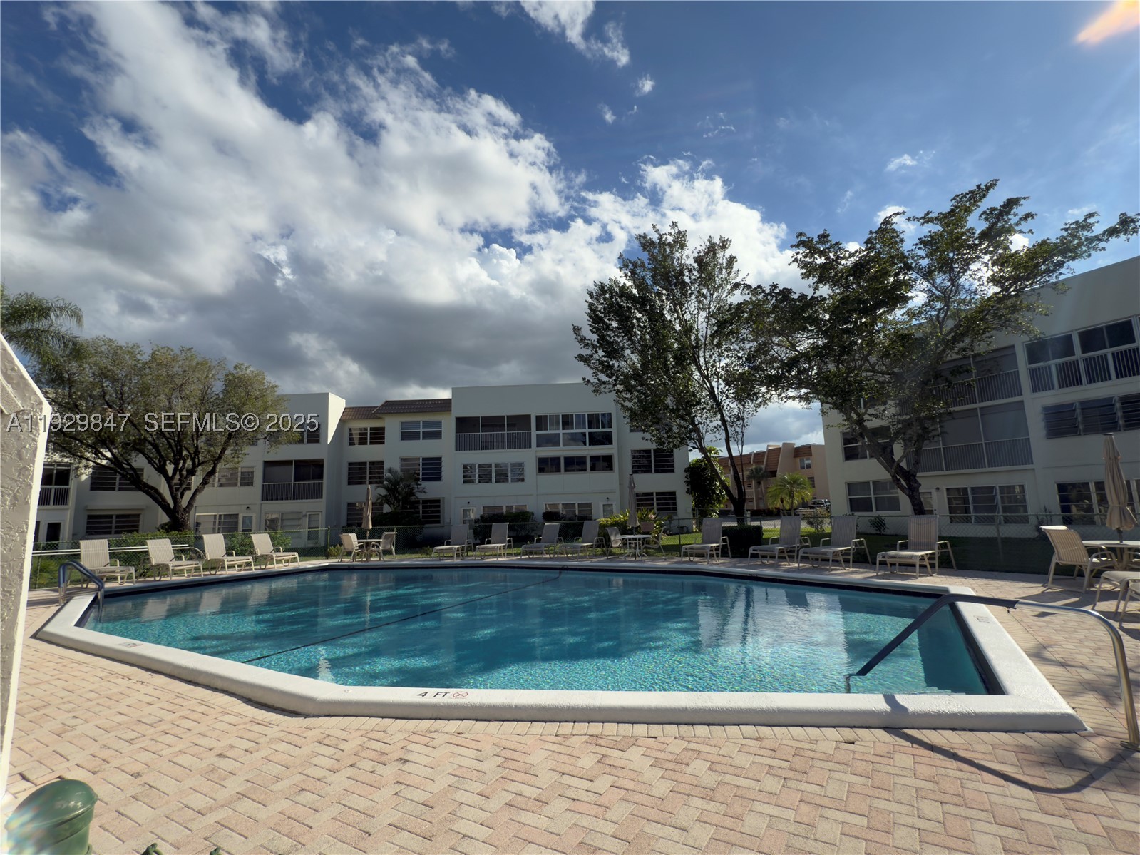 ROYAL PARK GARDENS III-H - Residential