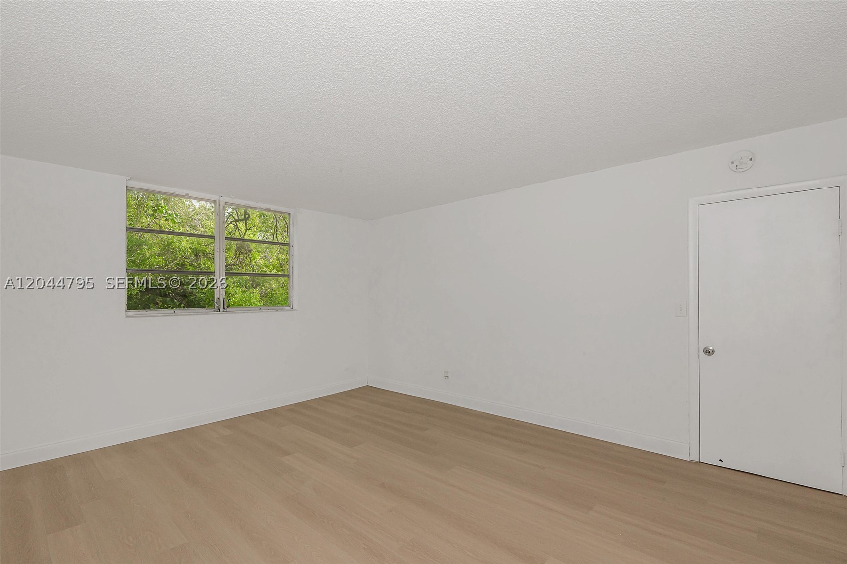 ROYAL OAKS CONDO - Residential Lease