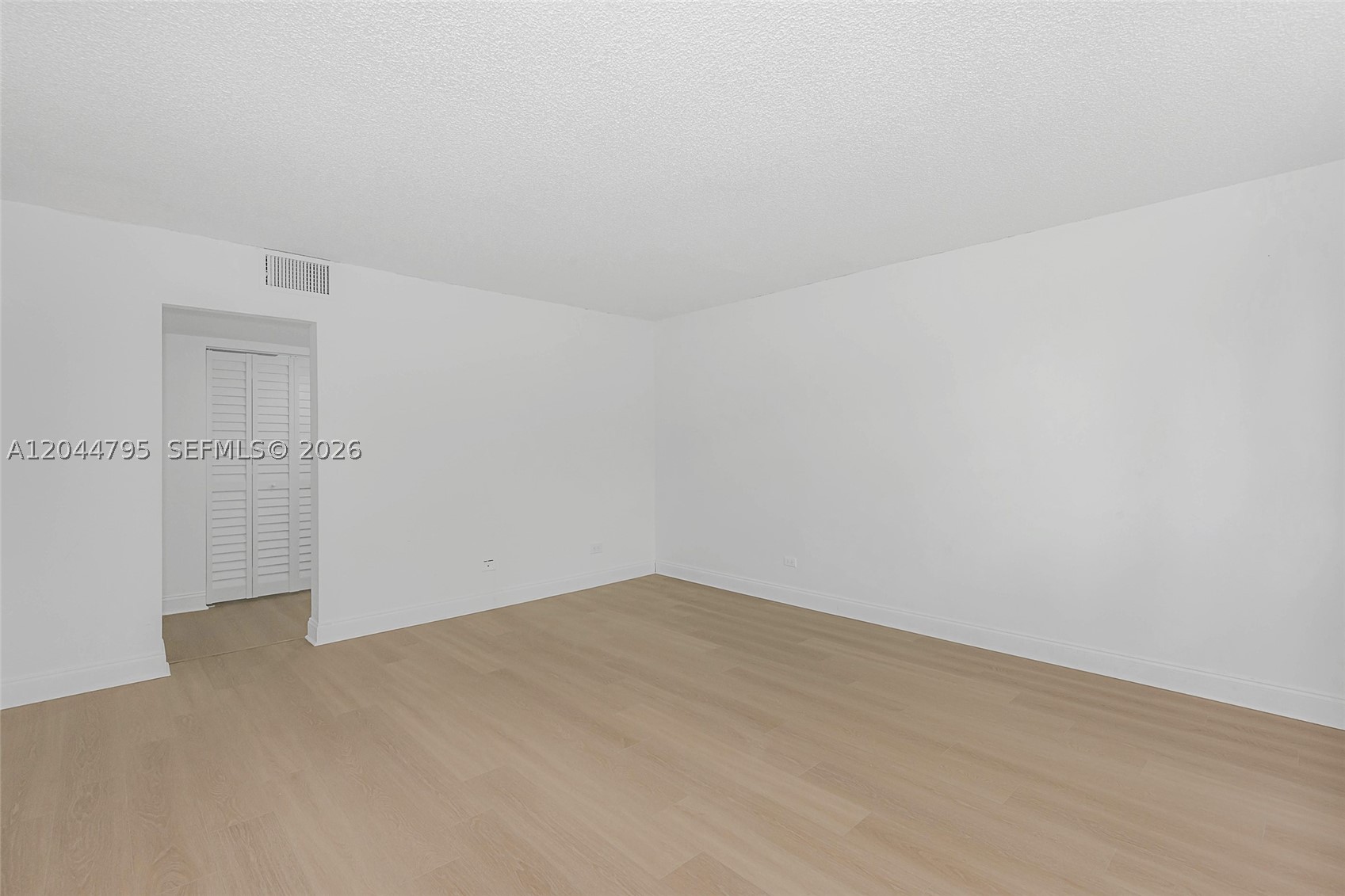 ROYAL OAKS CONDO - Residential Lease