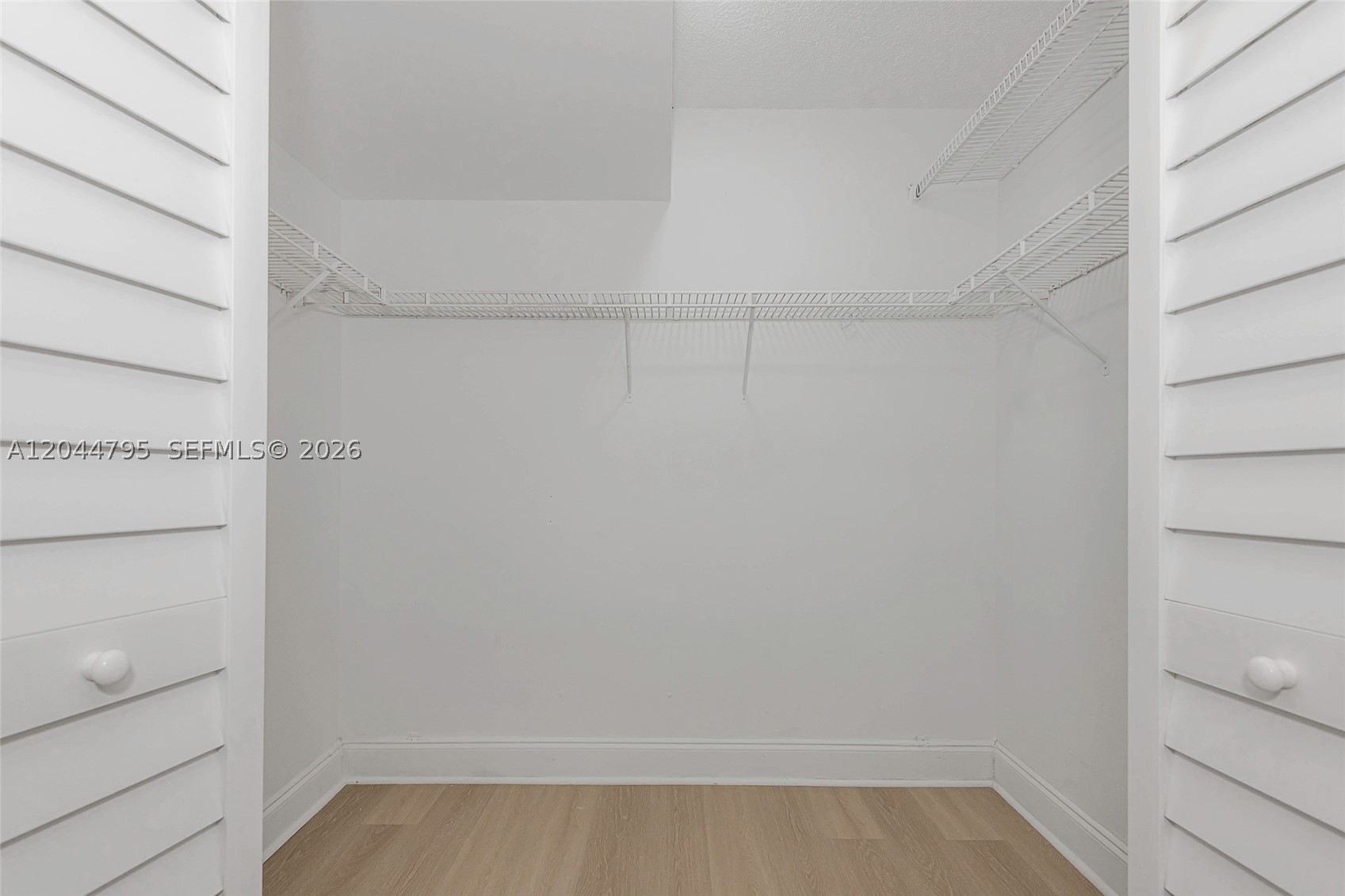 ROYAL OAKS CONDO - Residential Lease