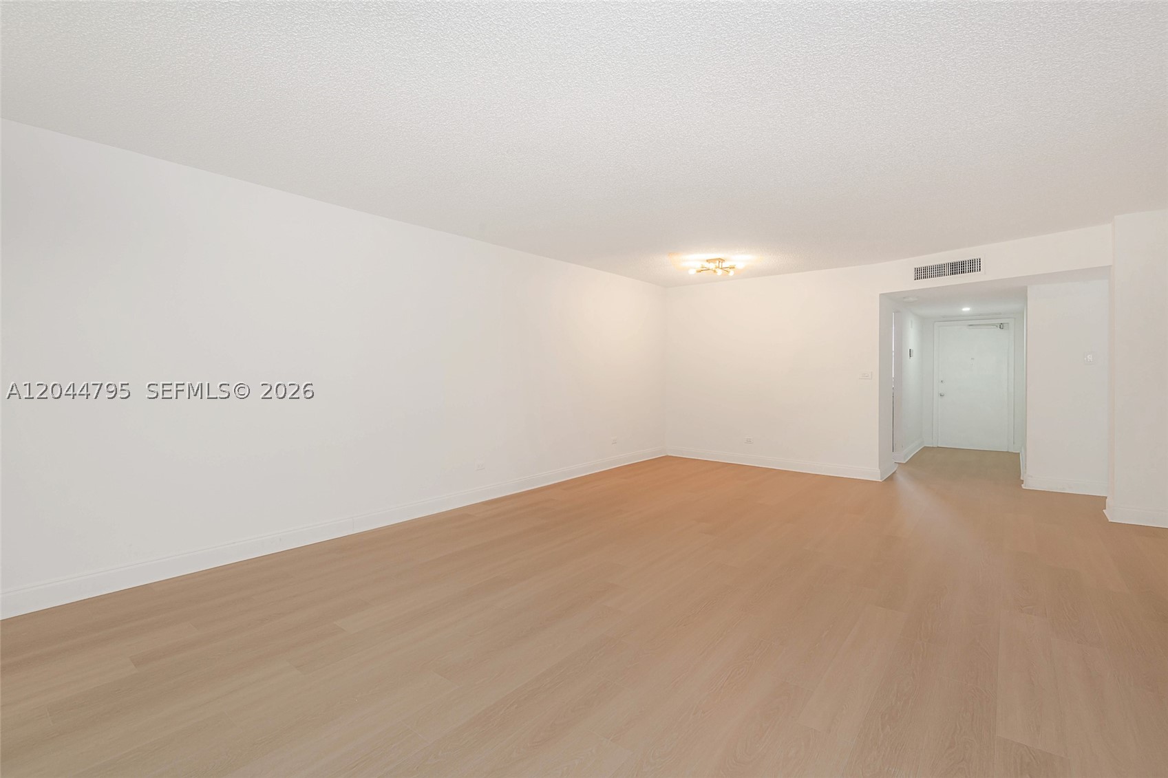 ROYAL OAKS CONDO - Residential Lease