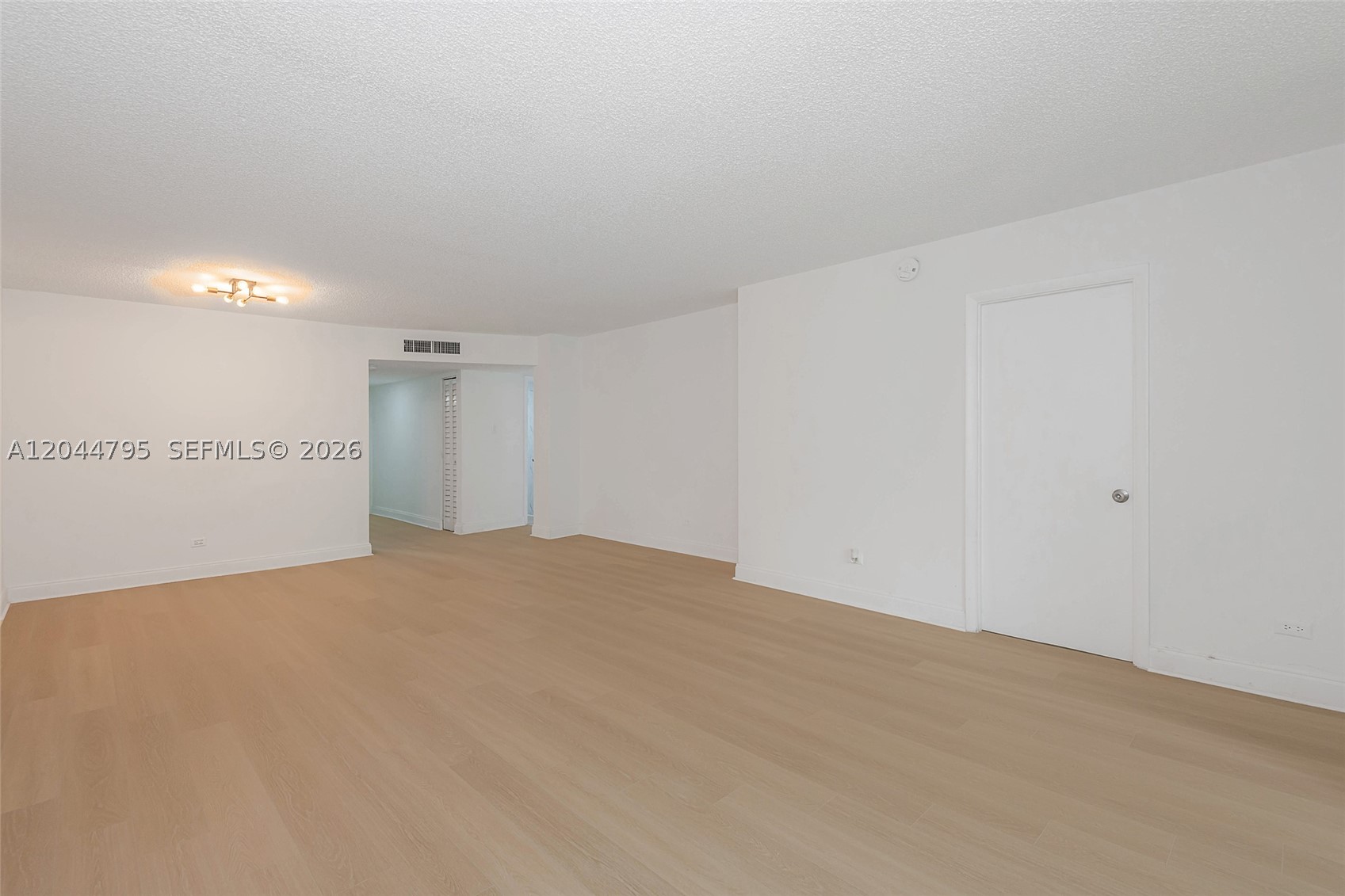 ROYAL OAKS CONDO - Residential Lease