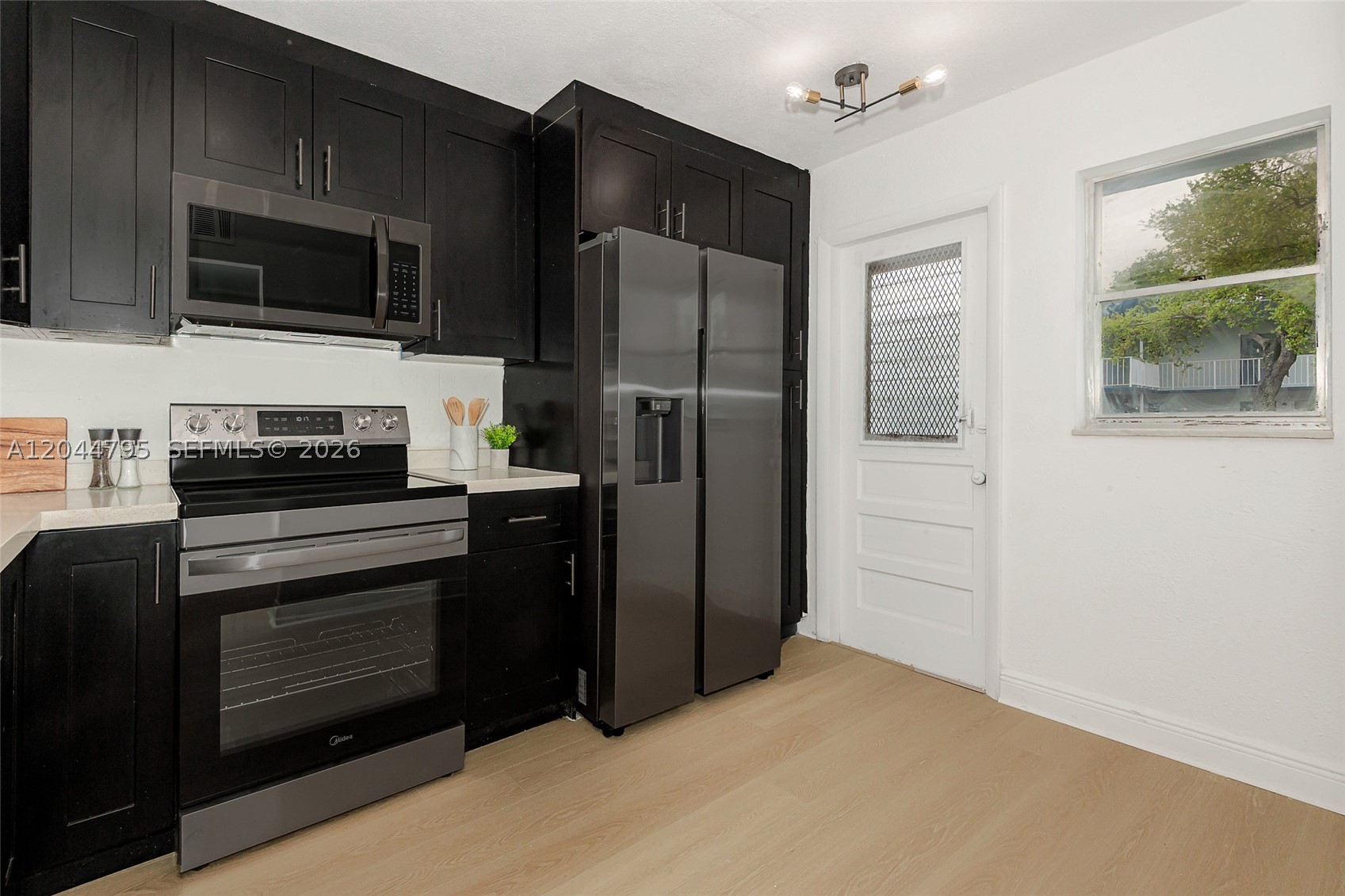 ROYAL OAKS CONDO - Residential Lease