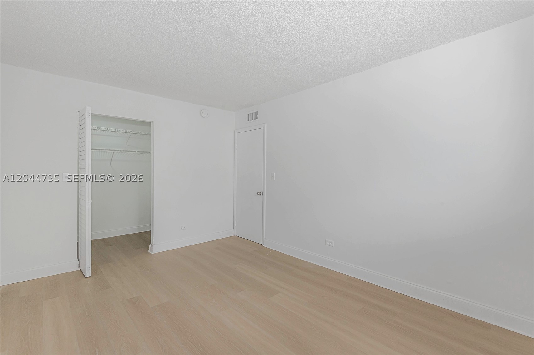 ROYAL OAKS CONDO - Residential Lease