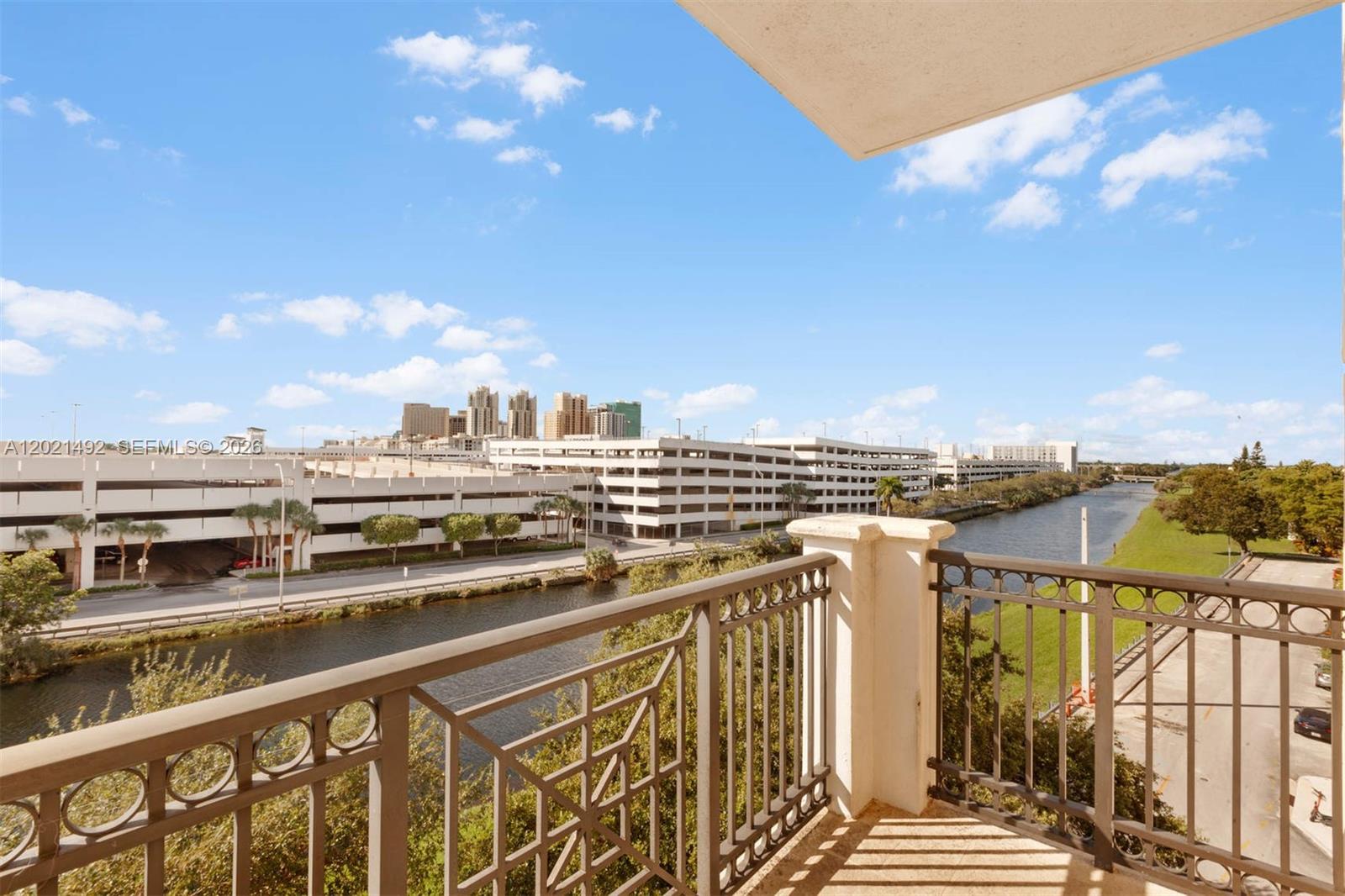 COLONNADE AT DADELAND SE - Residential Lease