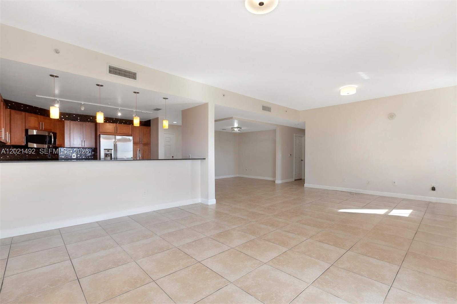 COLONNADE AT DADELAND SE - Residential Lease
