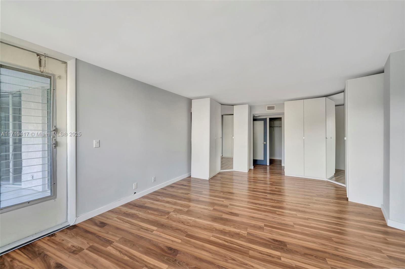 LAKE POINT TOWER CONDOMIN - Residential