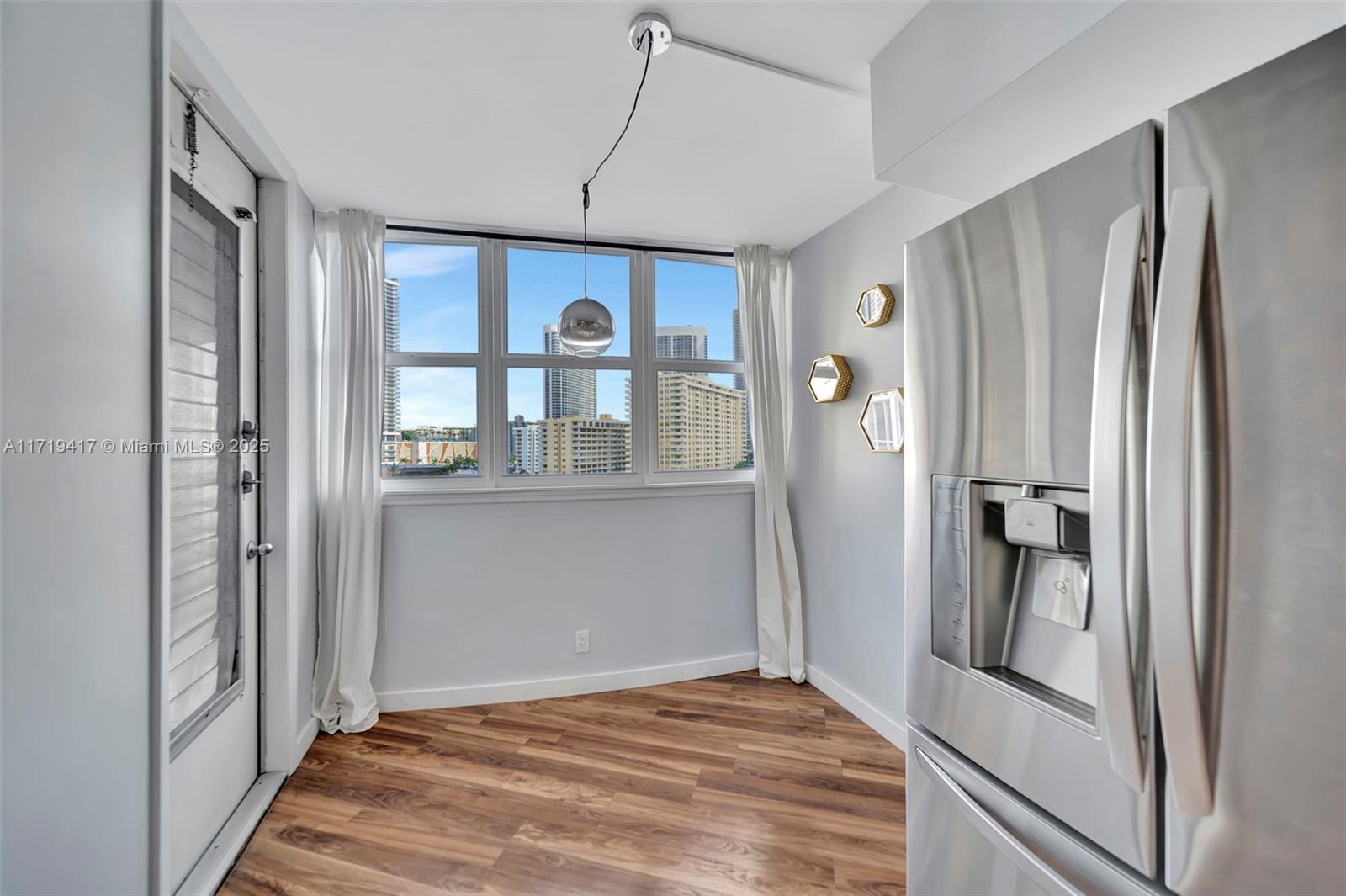 LAKE POINT TOWER CONDOMIN - Residential