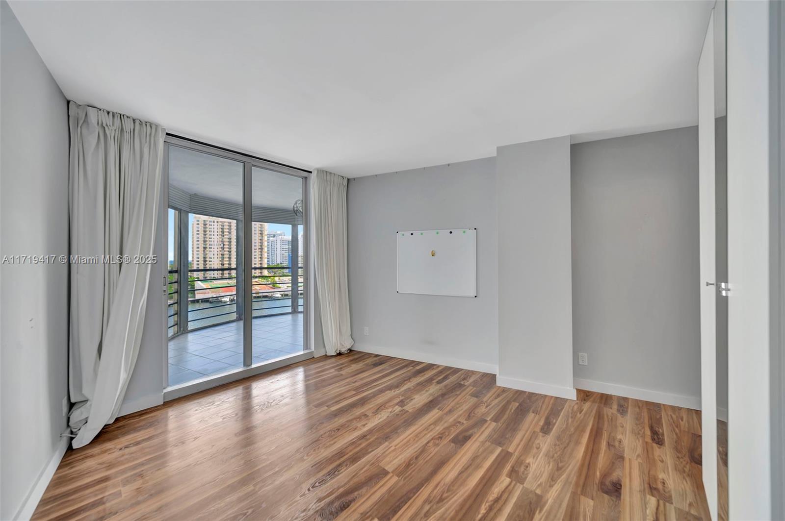 LAKE POINT TOWER CONDOMIN - Residential