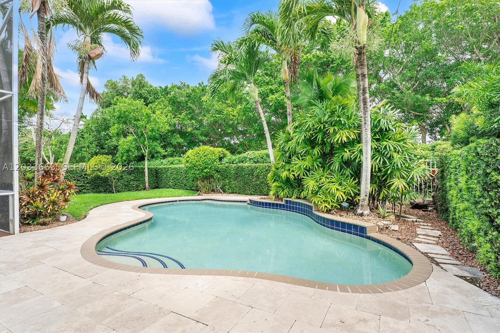 COUNTRY ISLES COVE - Residential