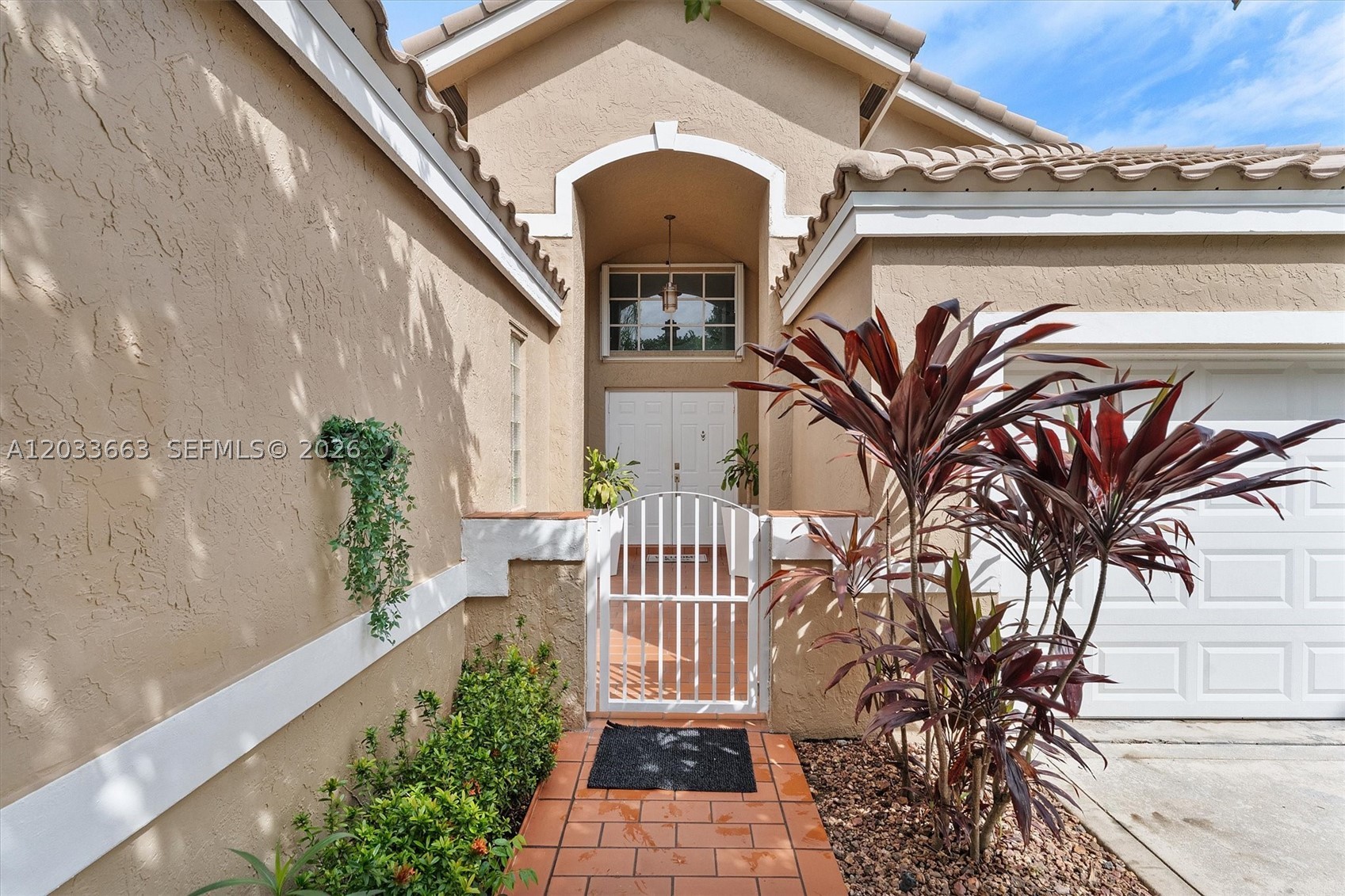 COUNTRY ISLES COVE - Residential