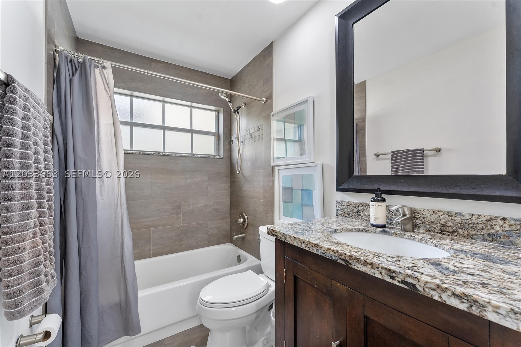 COUNTRY ISLES COVE - Residential