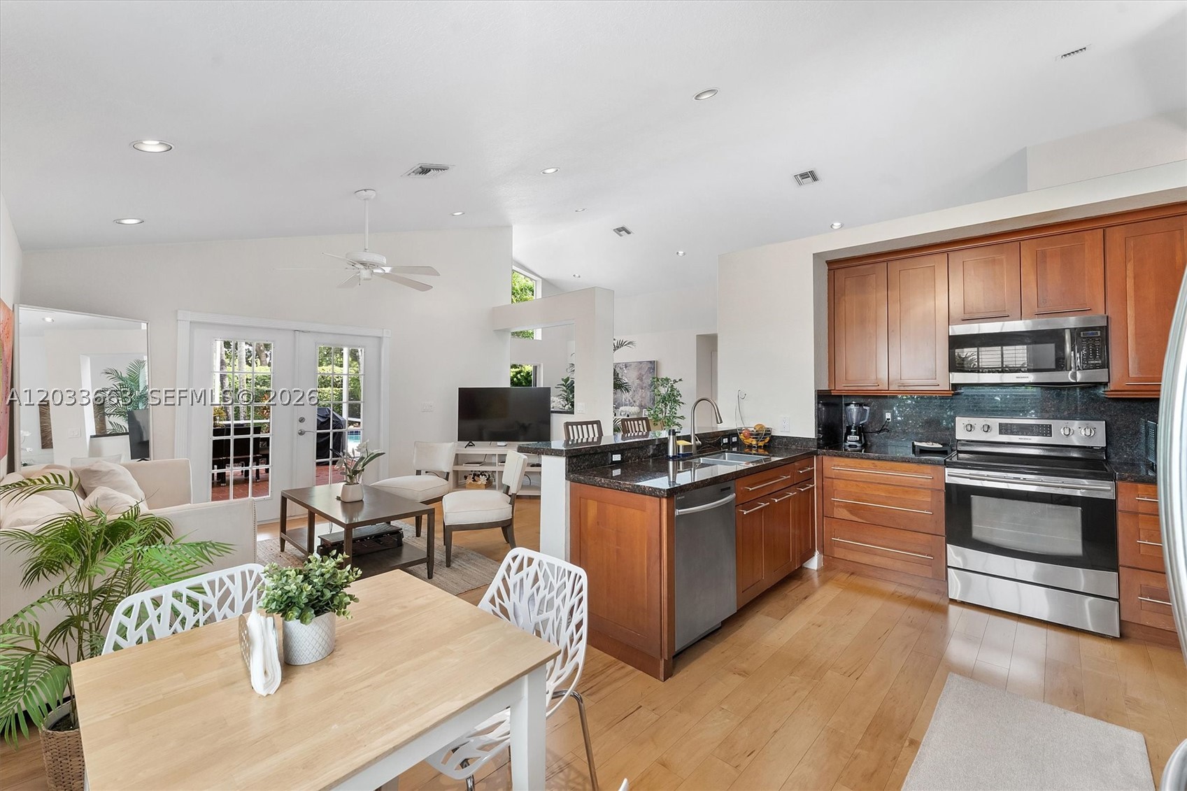 COUNTRY ISLES COVE - Residential