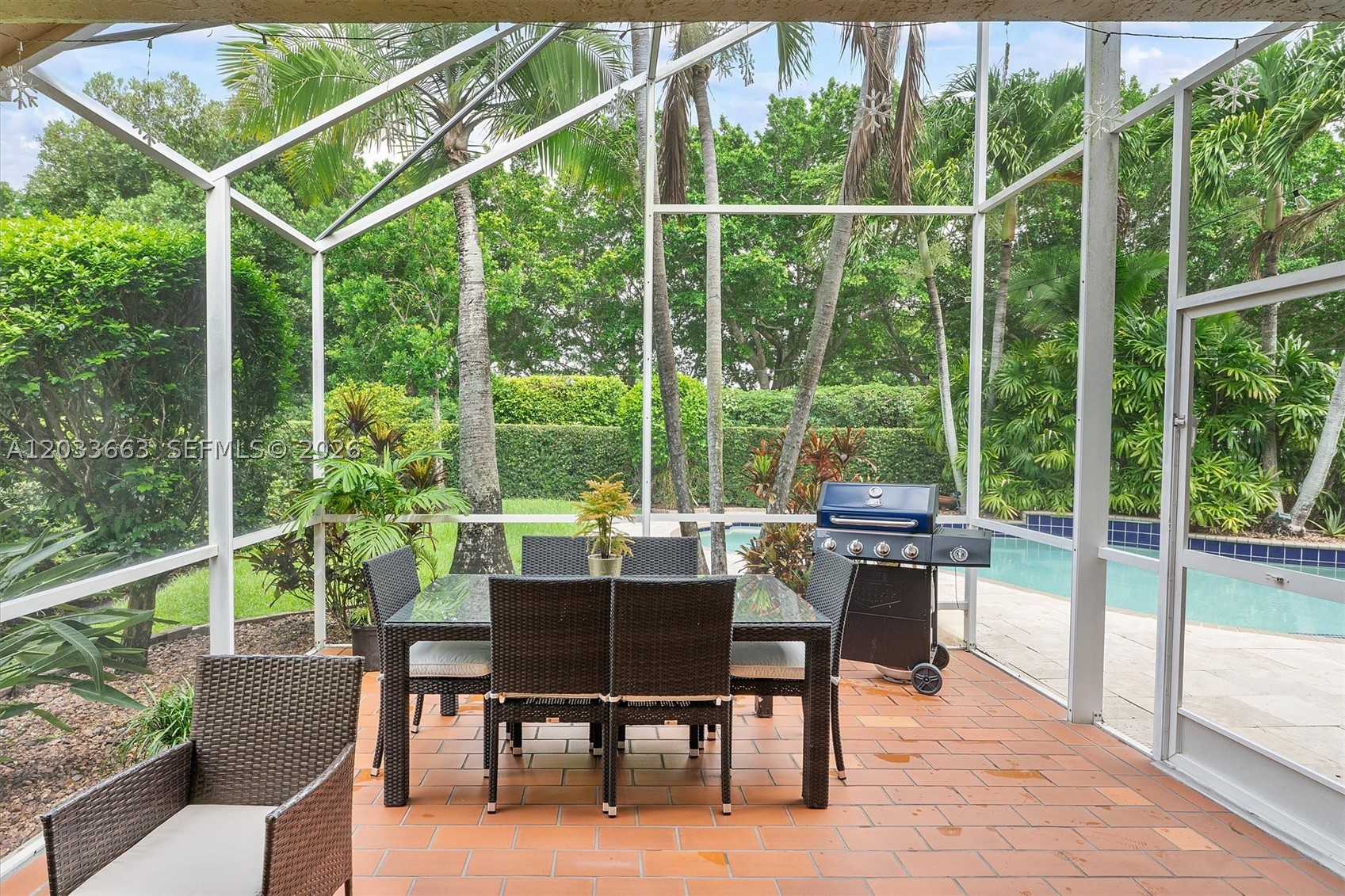 COUNTRY ISLES COVE - Residential