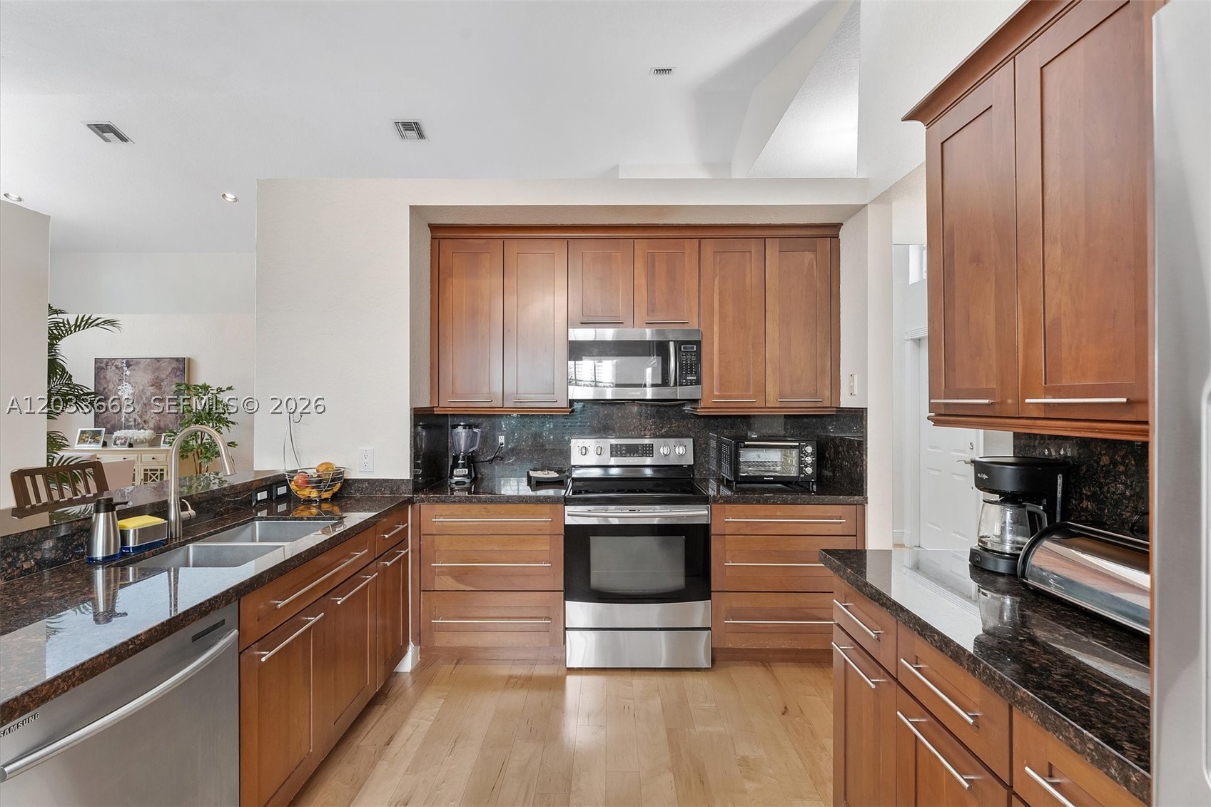 COUNTRY ISLES COVE - Residential