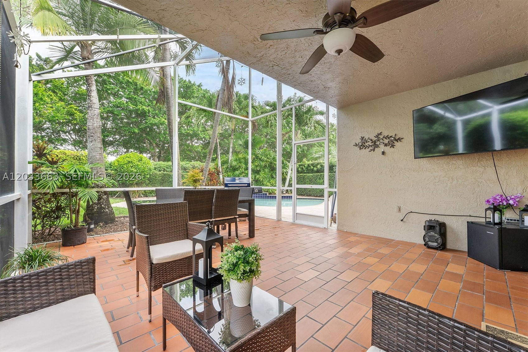 COUNTRY ISLES COVE - Residential