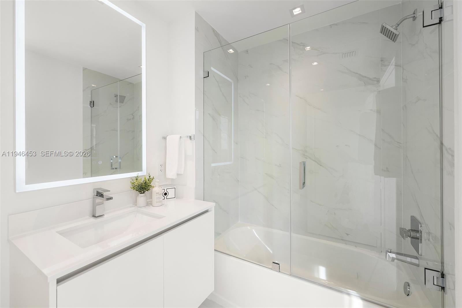 Aria Reserve South Tower - Residential Lease