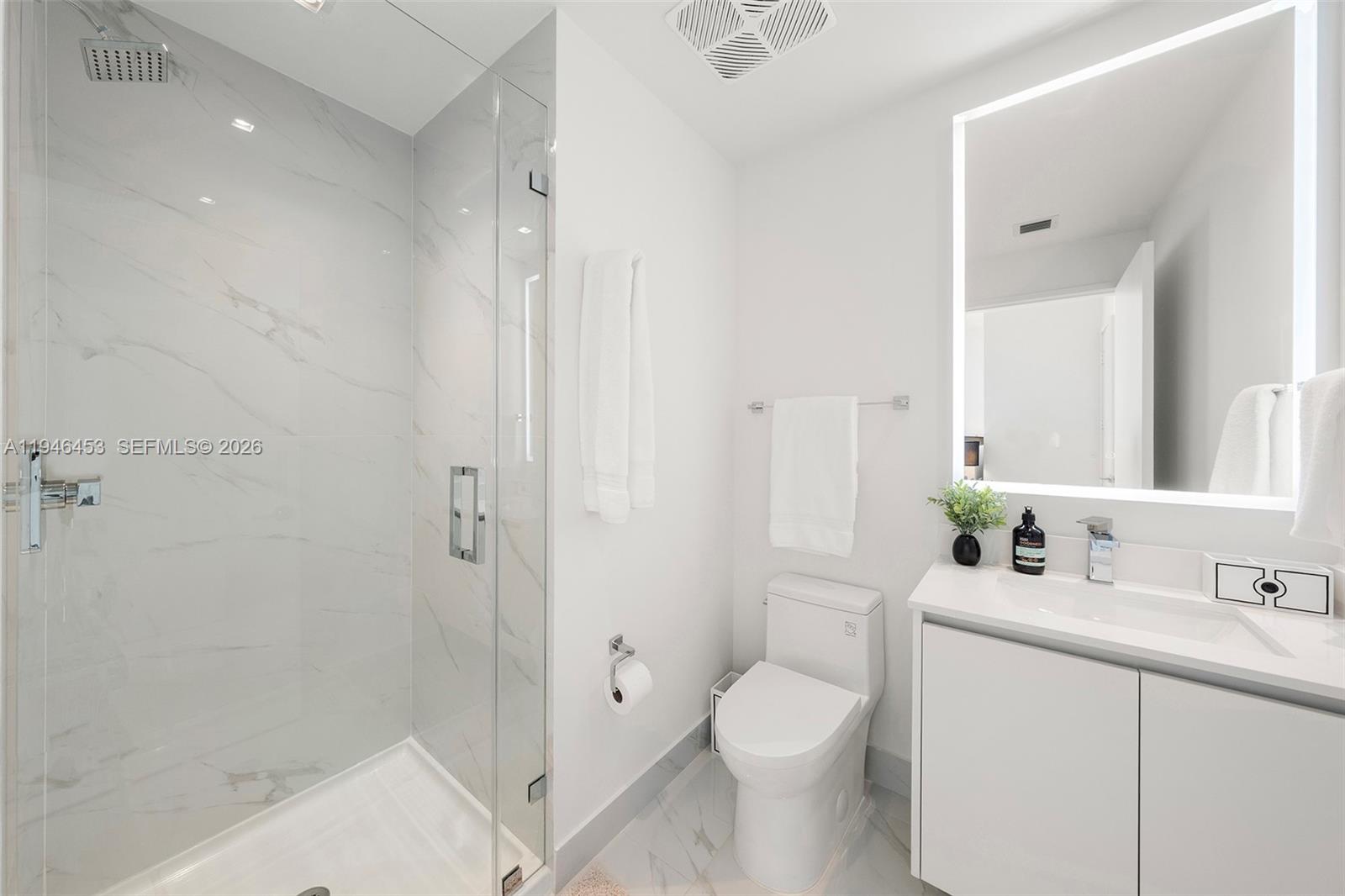 Aria Reserve South Tower - Residential Lease