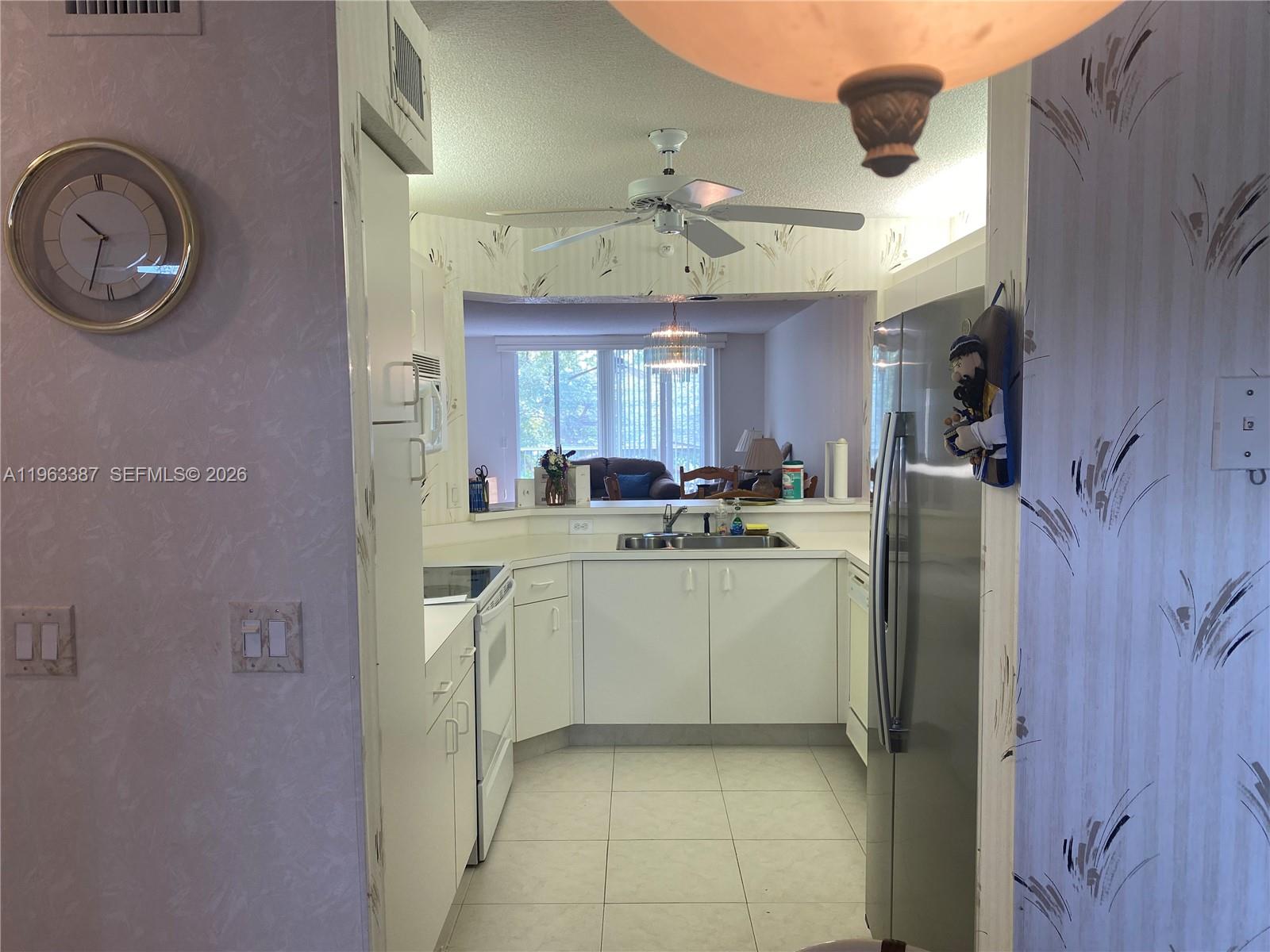 WELDON CONDOMINIUM E - Residential