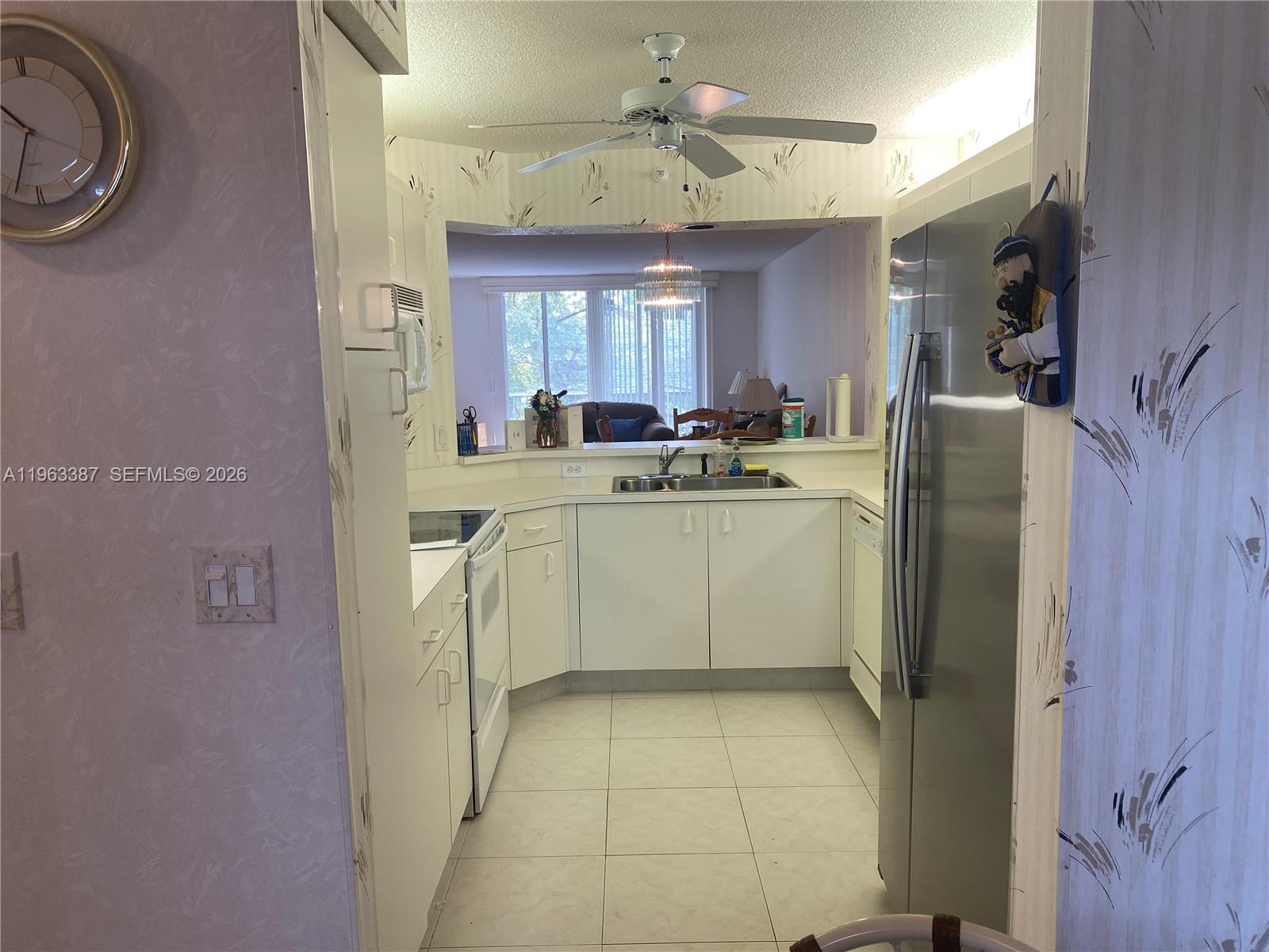 WELDON CONDOMINIUM E - Residential