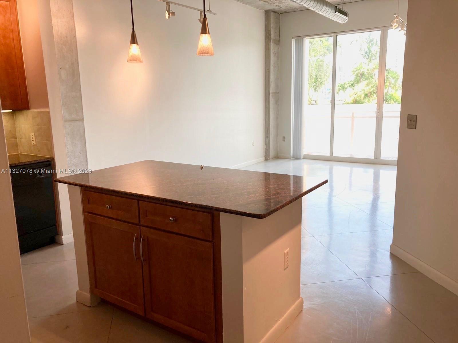 CITE CONDOMINIUM - Residential Lease