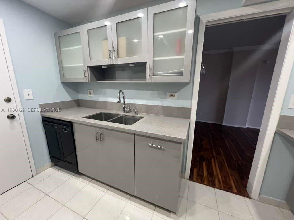 CANONGATE CONDO NO ONE - Residential