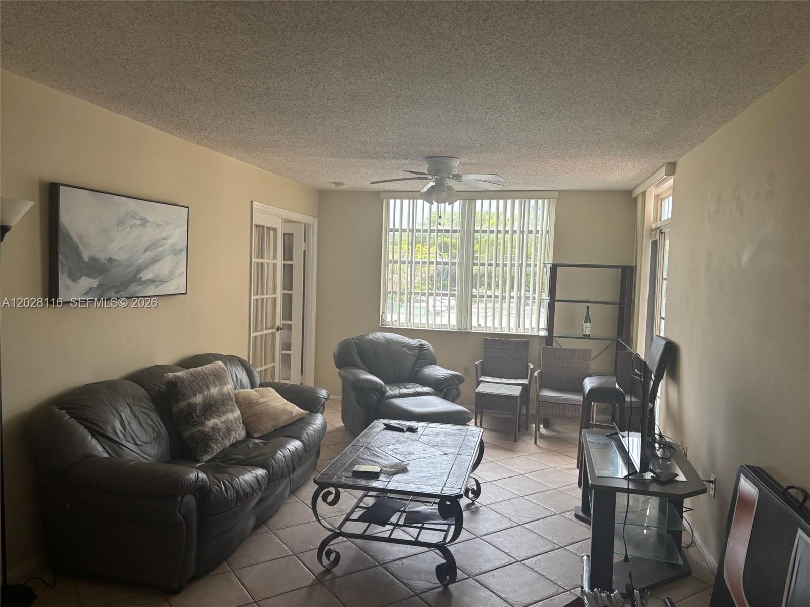 STATE OF THE ART 2/2 UNIT AT UNIVERSITY INN FULLY FURNITURED. CERAMIC FLOORS, NO CARPETS. FACING S.ALHAMBRA CIR FOR REDUCED NOISE. ACROSS THE STREET FROM UM. WALK TO METRORAIL, SUPERMARKETS AND FINE DINING.