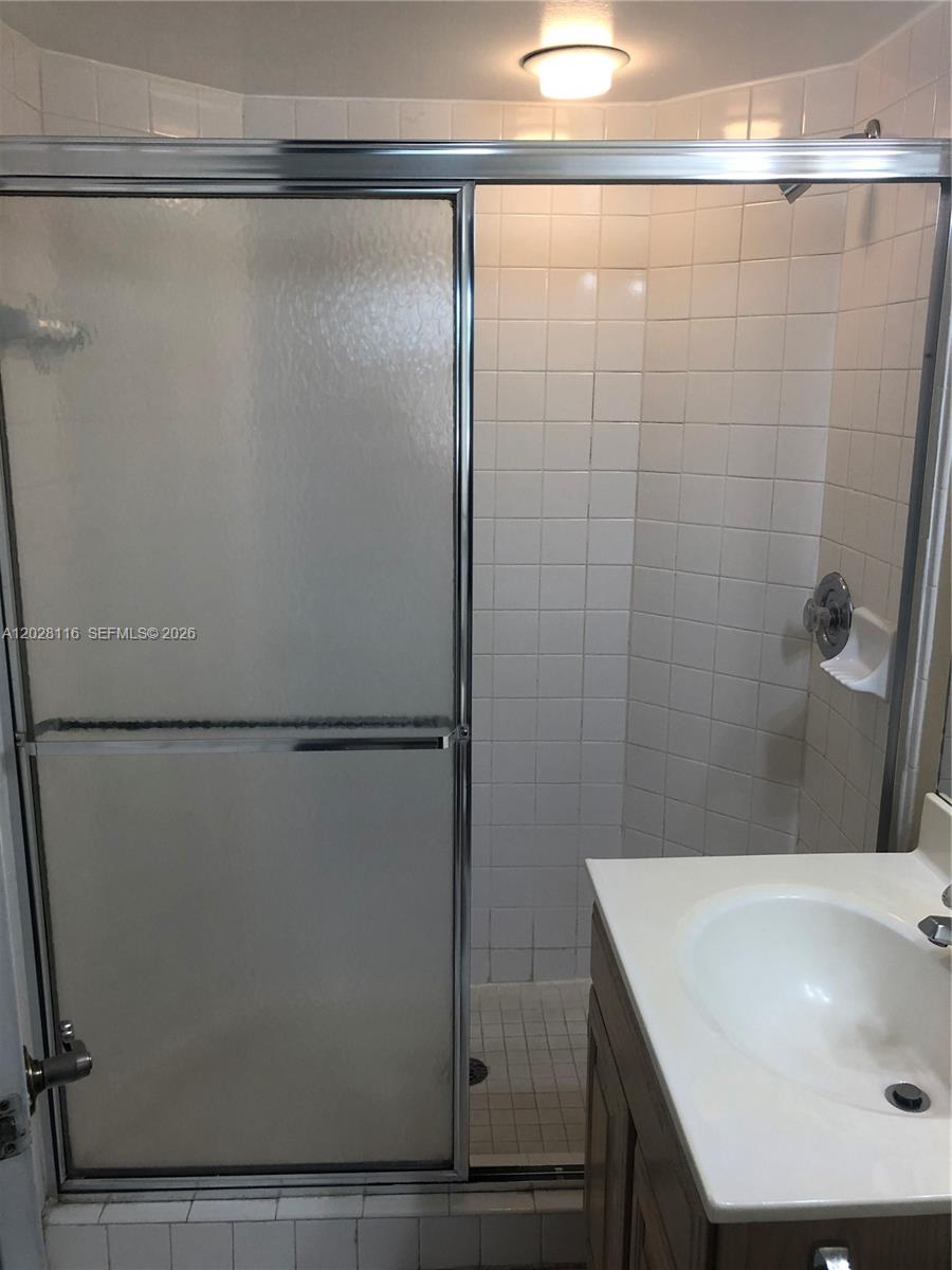 UNIVERSITY INN CONDO - Residential Lease