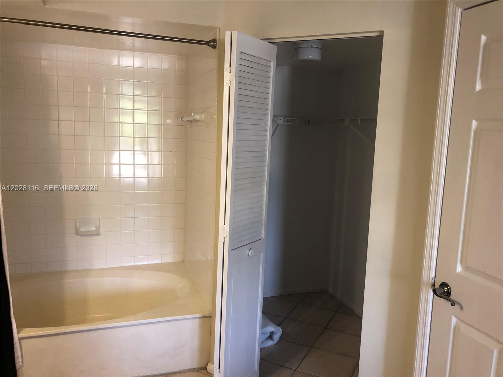 UNIVERSITY INN CONDO - Residential Lease