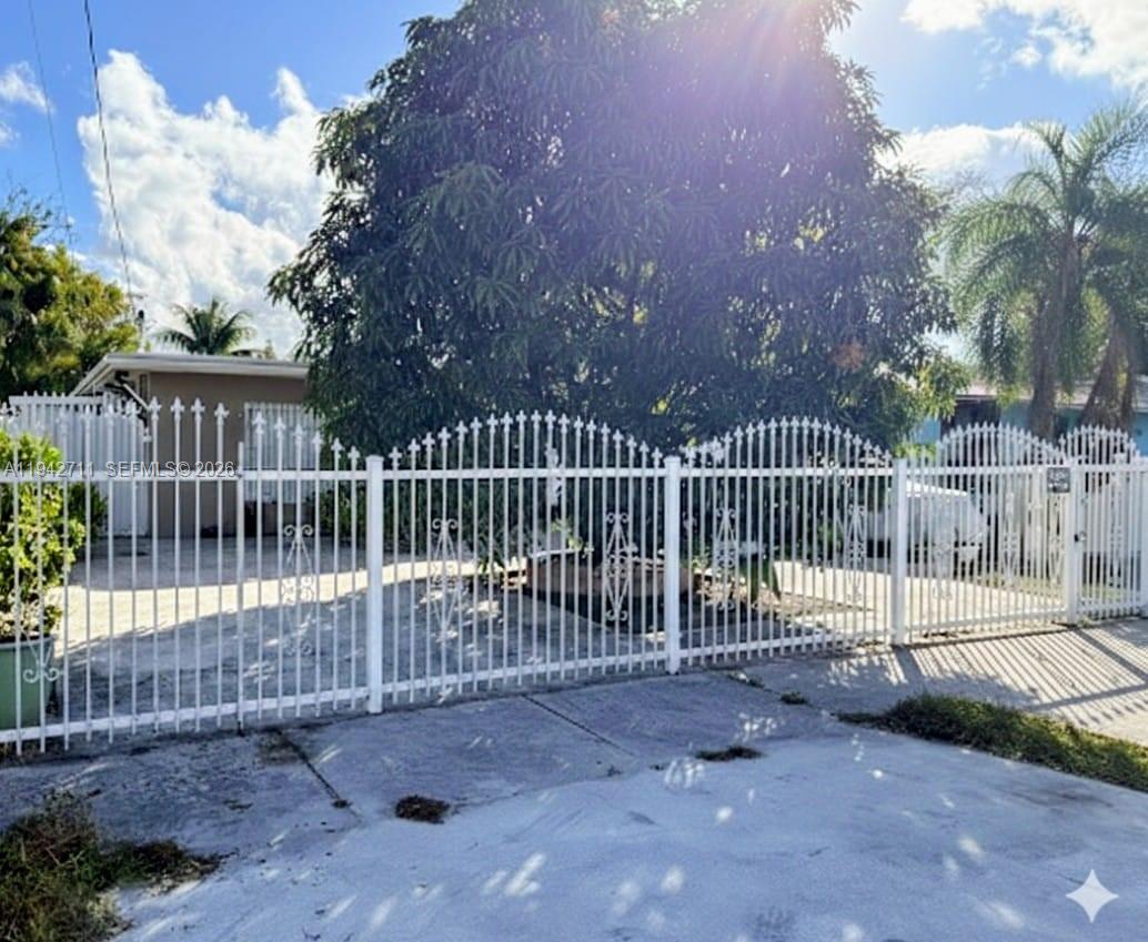 EVERGLADES AVE HTS ADDN - Residential