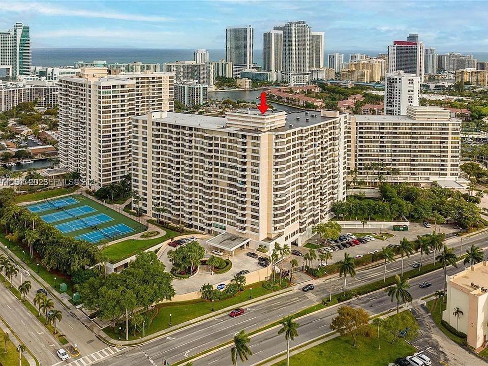 OLYMPUS CONDO PHASE - Residential