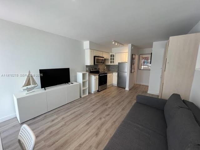 FRENCH LEAVE WEST CONDO - Residential