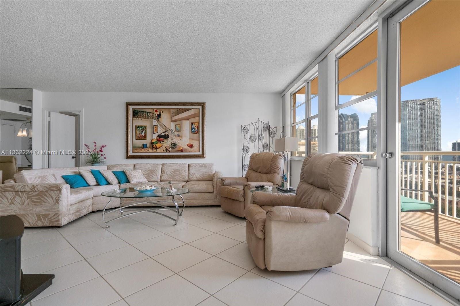 WINSTON TOWERS 200 - Residential
