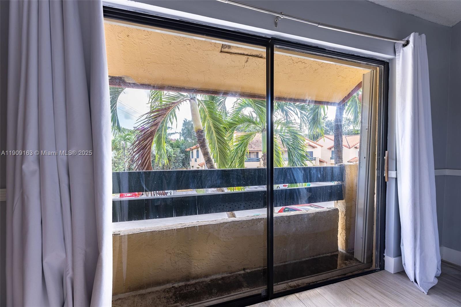 DADELAND COVE SEC 1 - Residential