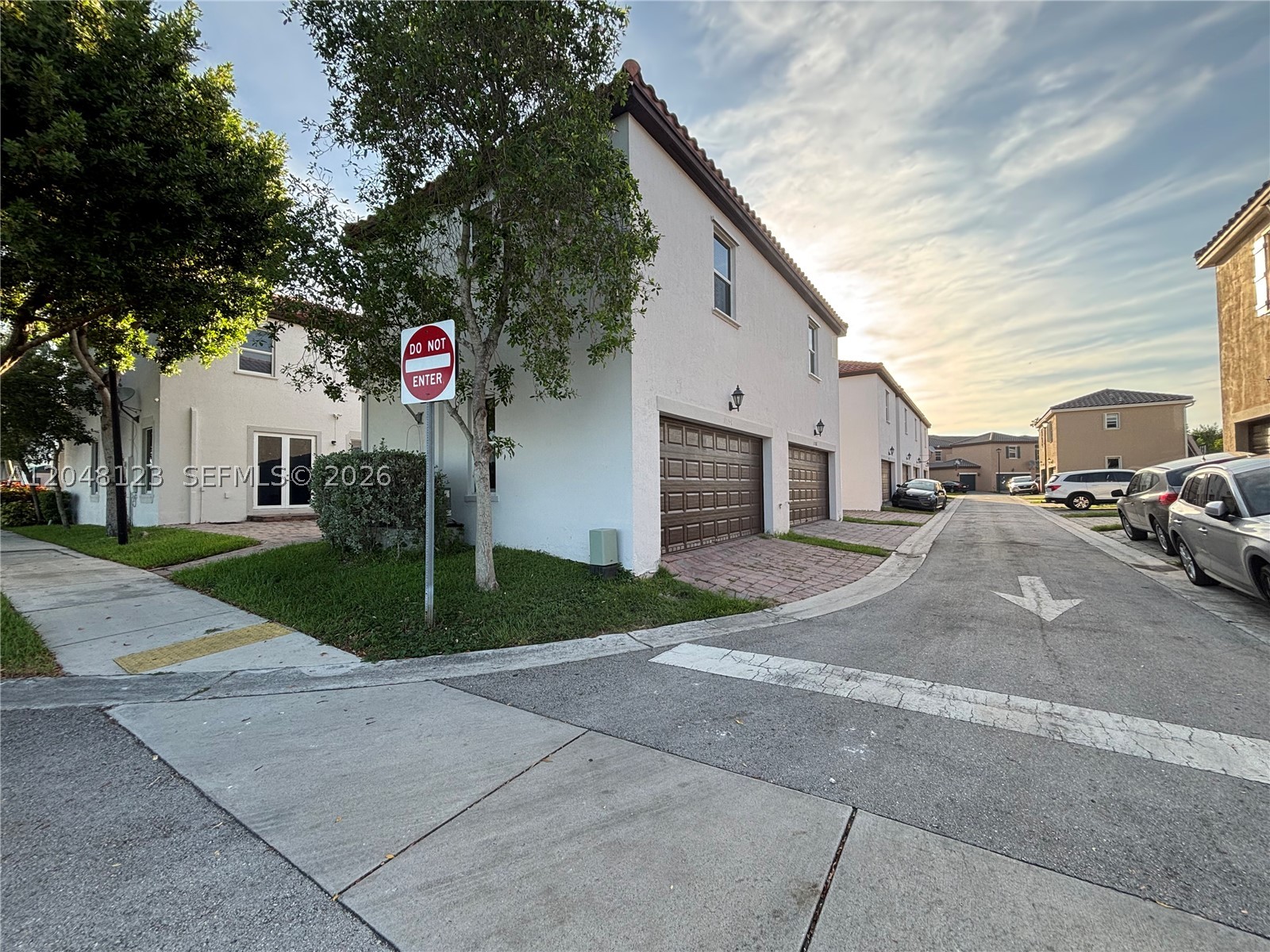 KENDALL COMMONS TOWNHOMES - Residential Lease