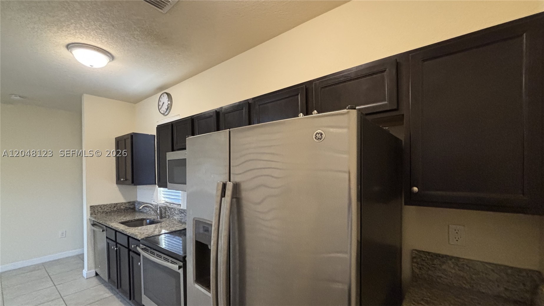 KENDALL COMMONS TOWNHOMES - Residential Lease