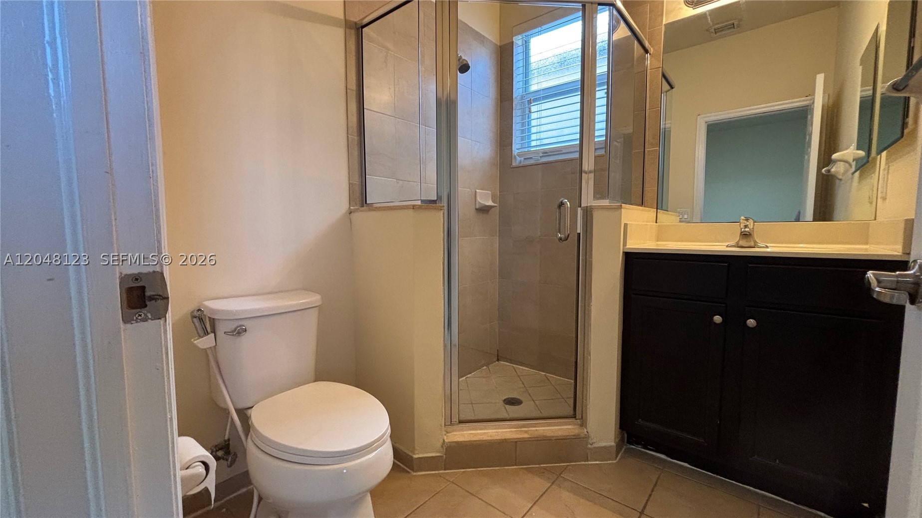 KENDALL COMMONS TOWNHOMES - Residential Lease