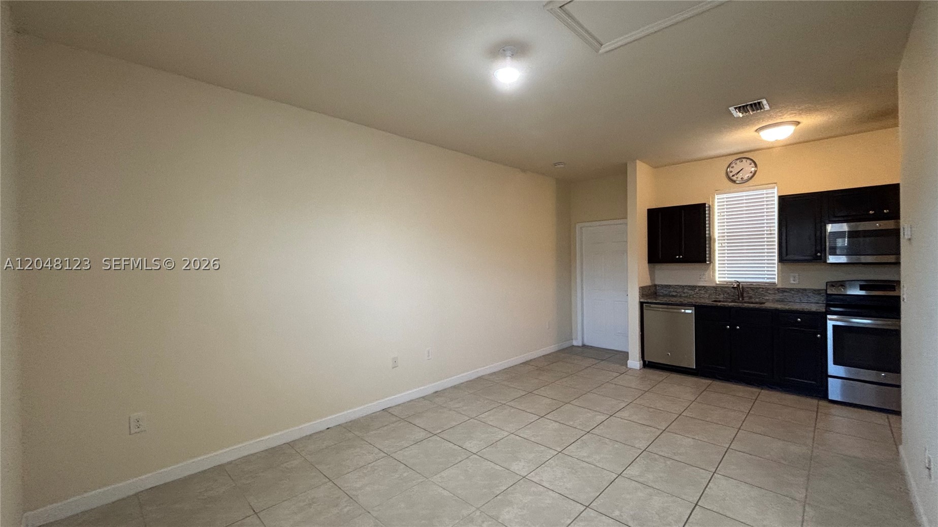 KENDALL COMMONS TOWNHOMES - Residential Lease