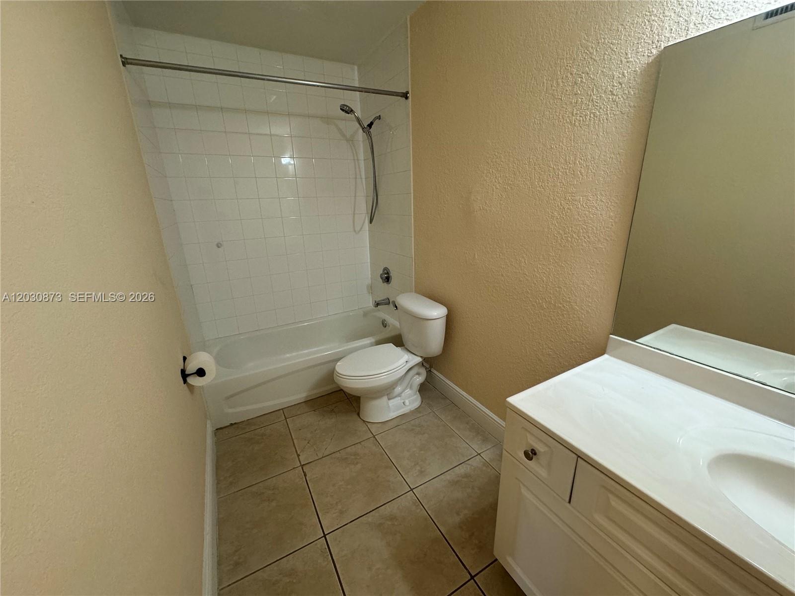 DORAL GARDENS II CONDO - Residential Lease