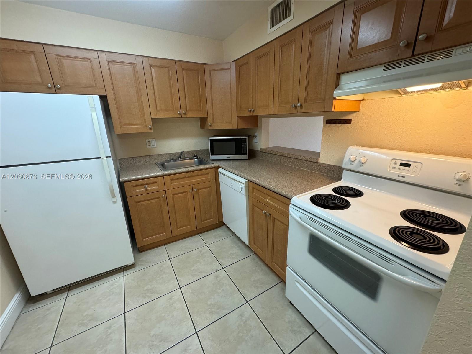 DORAL GARDENS II CONDO - Residential Lease