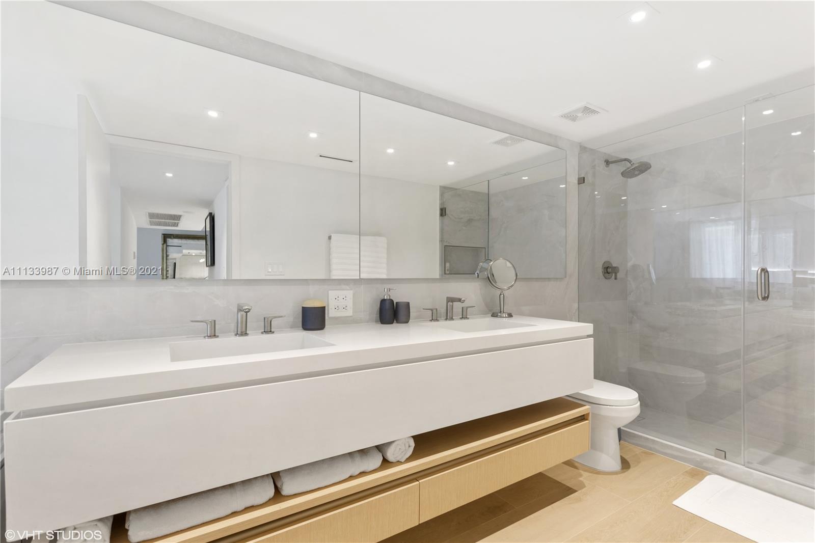 RONEY PALACE CONDO - Residential