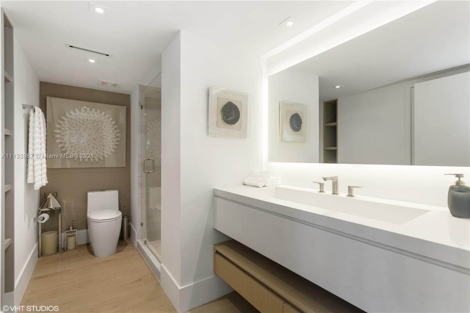 RONEY PALACE CONDO - Residential