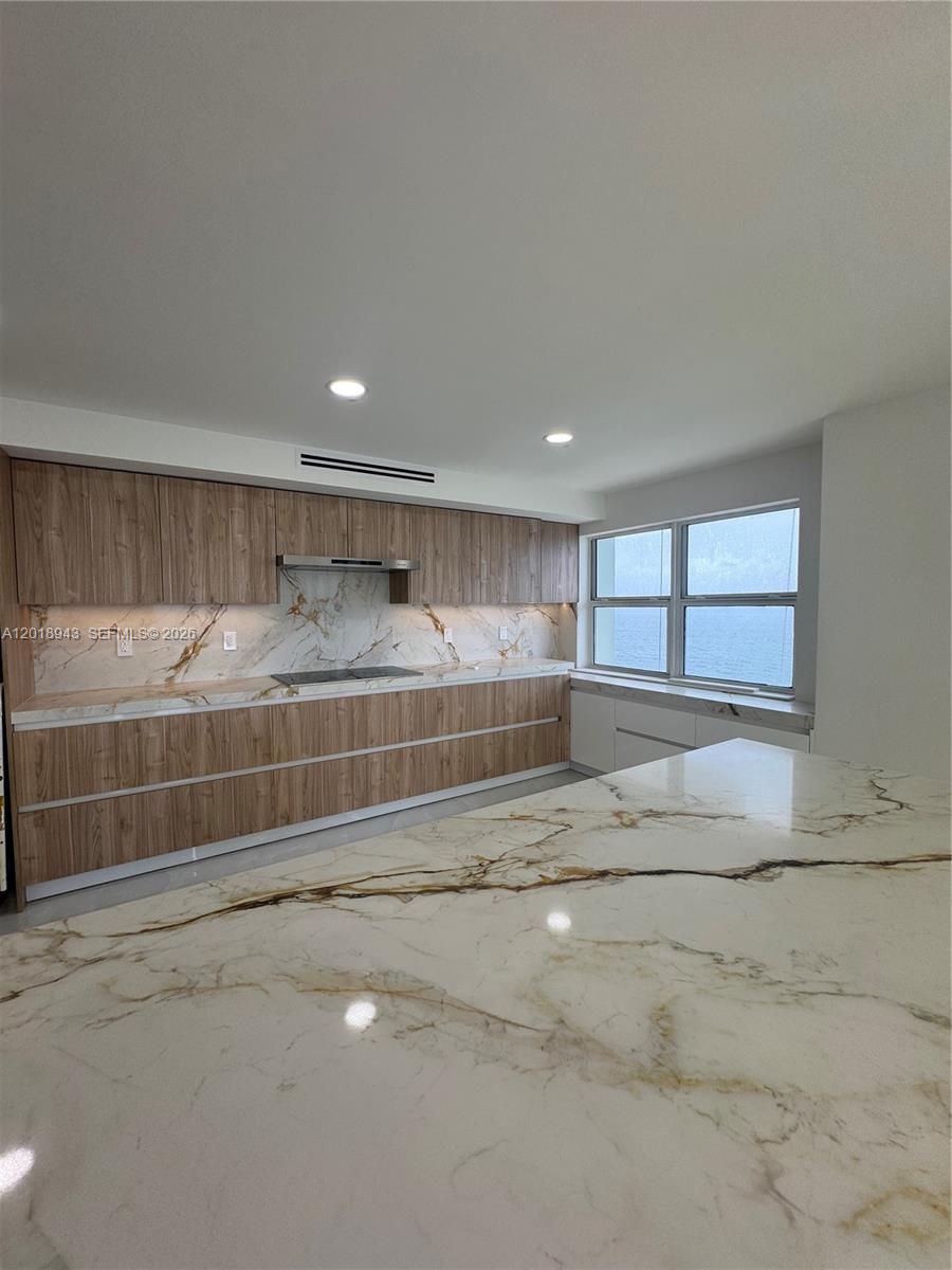 SOUTHPOINT CONDO - Residential