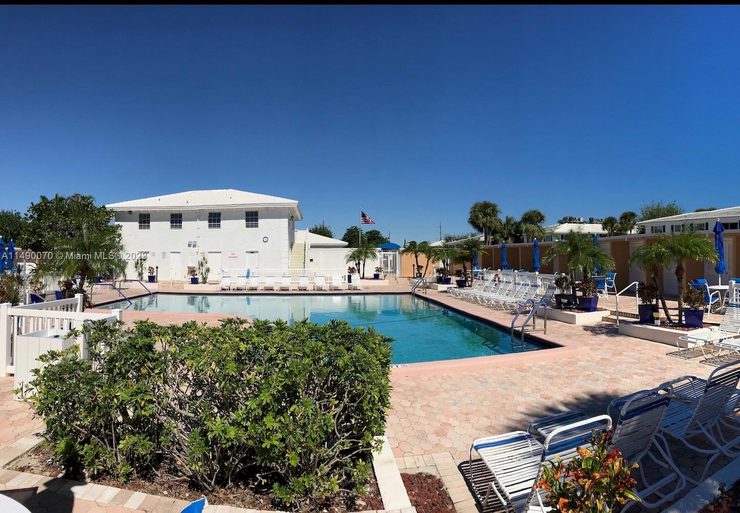 IMPERIAL POINT COLONNADES - Residential Lease