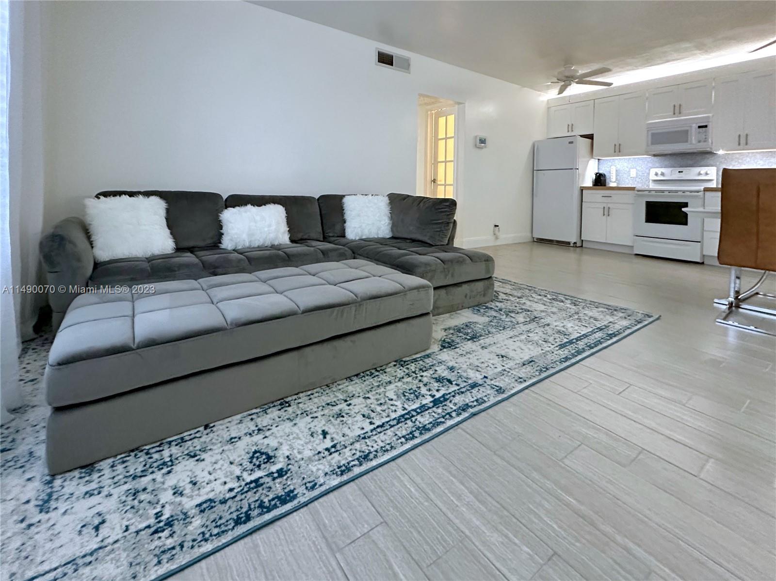 IMPERIAL POINT COLONNADES - Residential Lease
