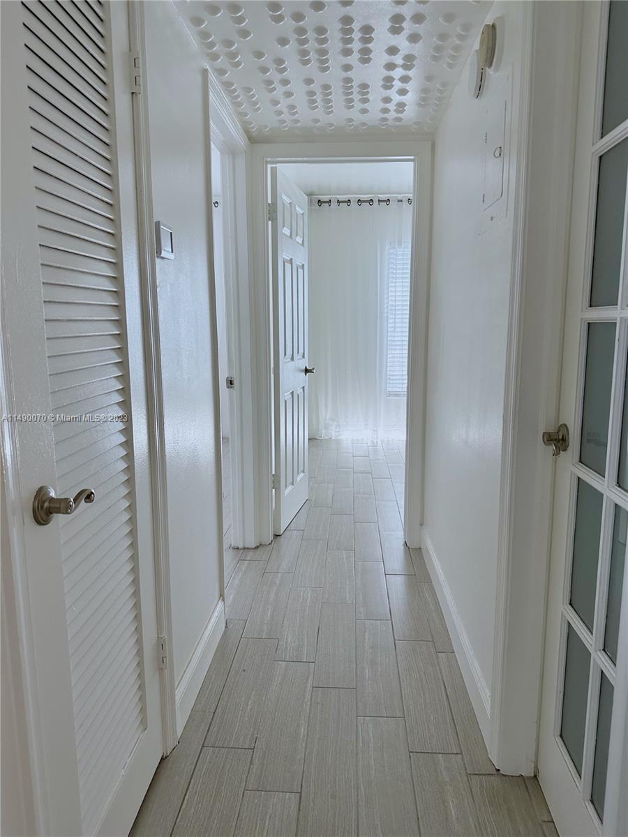 IMPERIAL POINT COLONNADES - Residential Lease